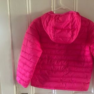 Gap Kids Pink lightweight puffer jacket with hood. Size M